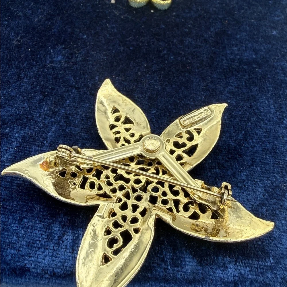 VTG Gerrys goldtone nautical filigree starfish brooch pin 2” costume jewelry